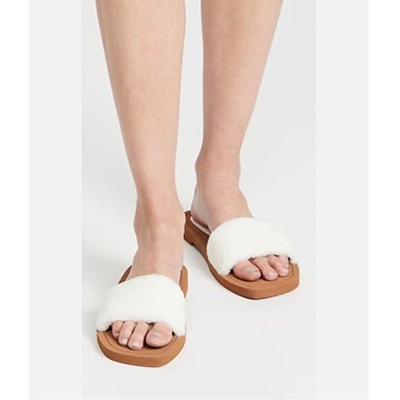 Stuart Weitzman Cammy Ivory Shearling Slip On Sandal Flat Slides Womens Size 5.5 - Picture 1 of 4